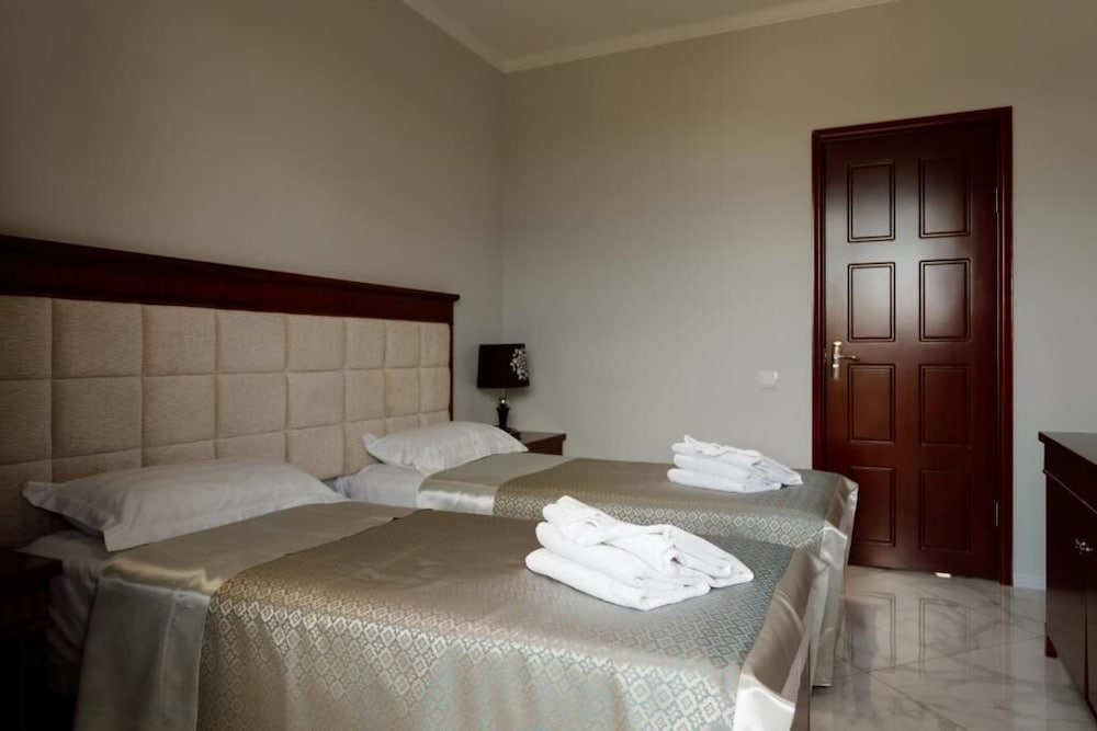 Luxury Suite, Balcony, Pool View photo 2