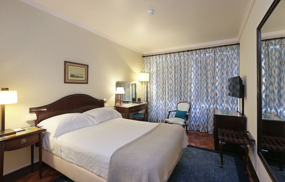 Petite Double Room - Photo 11