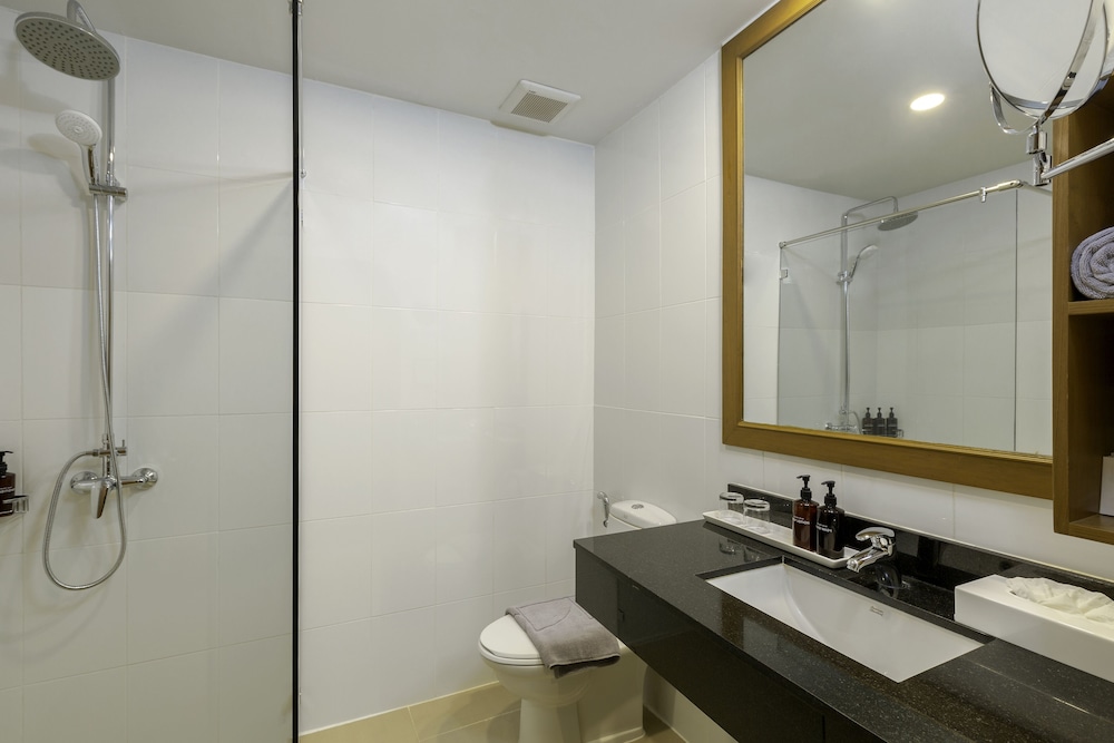 Deluxe Room - Photo 6