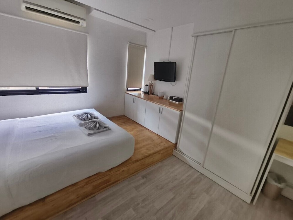 Standard Double Room Single Use - Photo 1