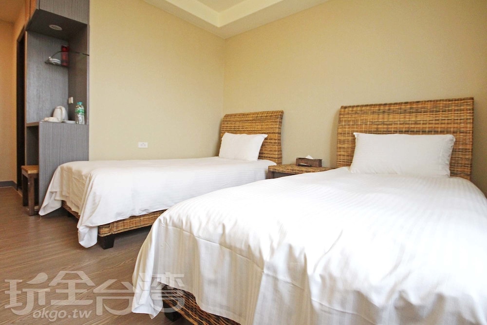 Elite Twin Room photo 3