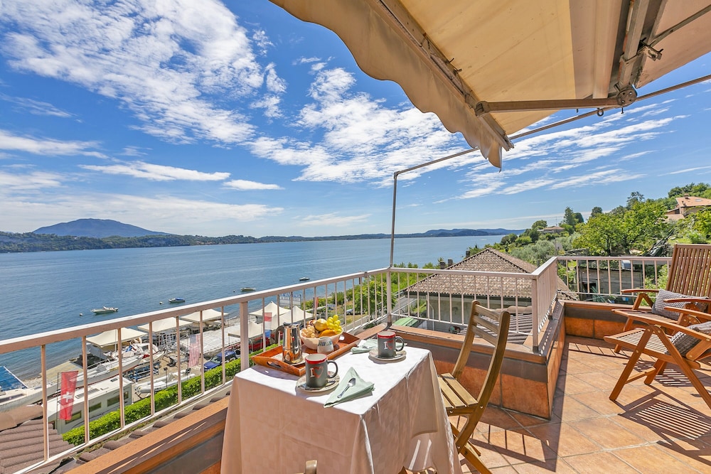 Family Apartment, 1 Bedroom, Lakeside (Lake Maggiore Dream Lake Front)