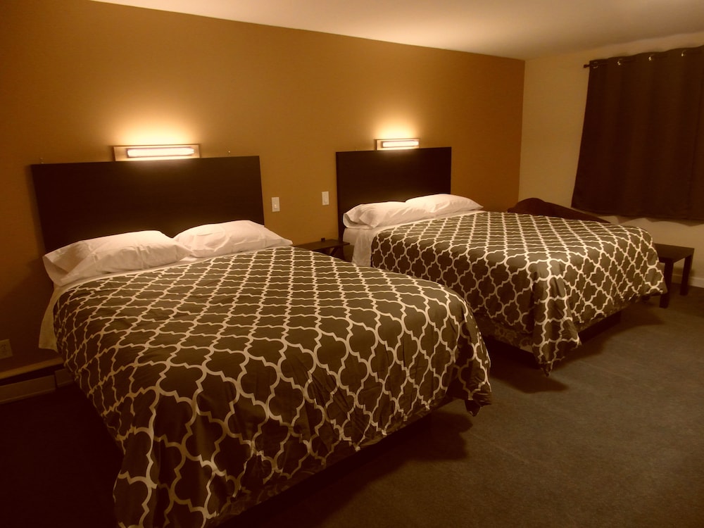 Standard Double Room, 2 Queen Beds photo 2