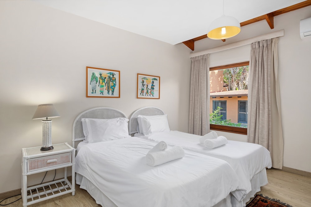 Classic Villa, 2 Bedrooms photo 3