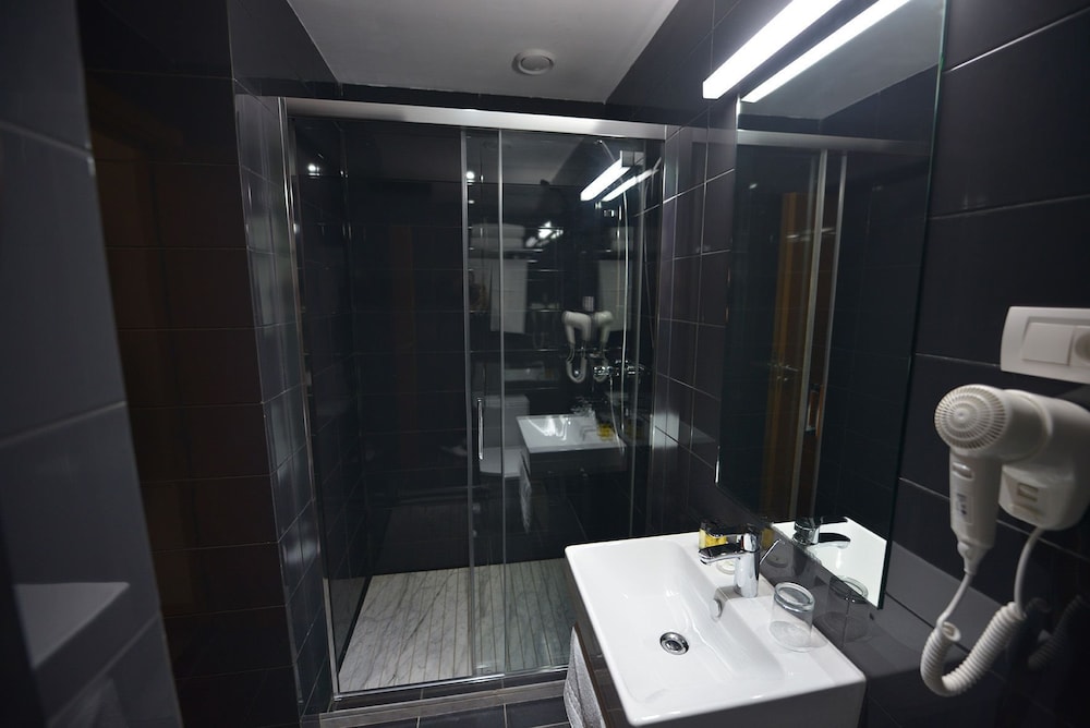 Comfort Suite, 1 King Bed, Accessible, Non Smoking, photo 6