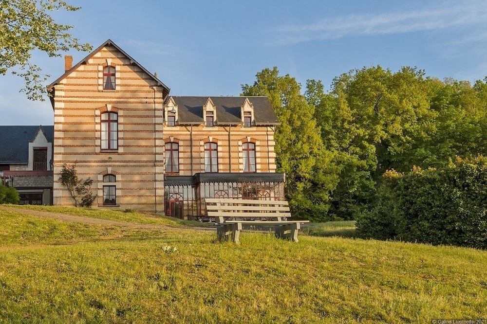 Villa, 6 Bedrooms, Fireplace, Park View photo 2