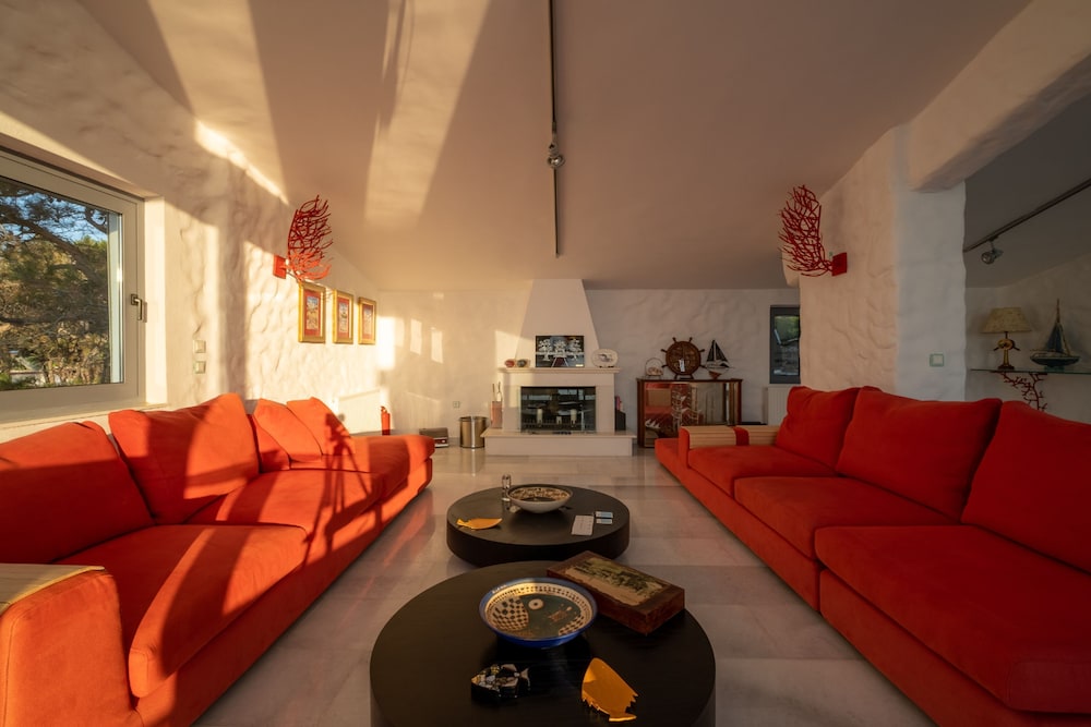 Luxury Villa, 6 Bedrooms photo 3