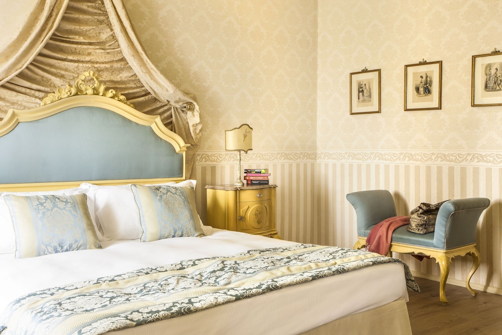 Superior Double Room Single Use photo 3