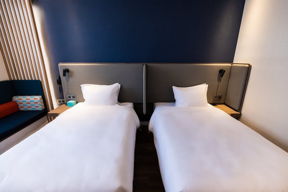 Standard Room, 2 Twin Beds photo 3