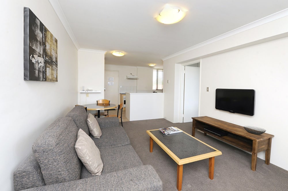 One Bedroom Apartment - Photo 5