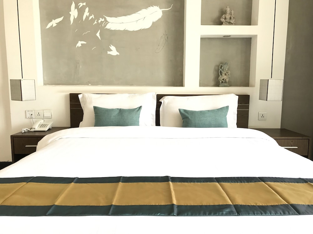 Deluxe Double Room, River View photo 2