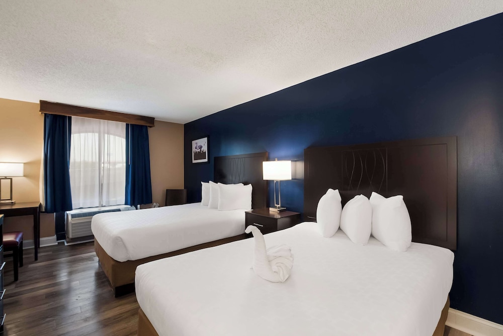 Standard Room, 2 Double Beds, Non Smoking, Refrigerator & Microwave