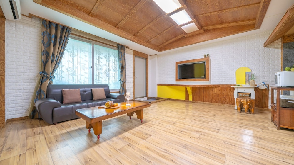 Basic Room, 1 Bedroom (Ttre ( F1 )) - Photo 1