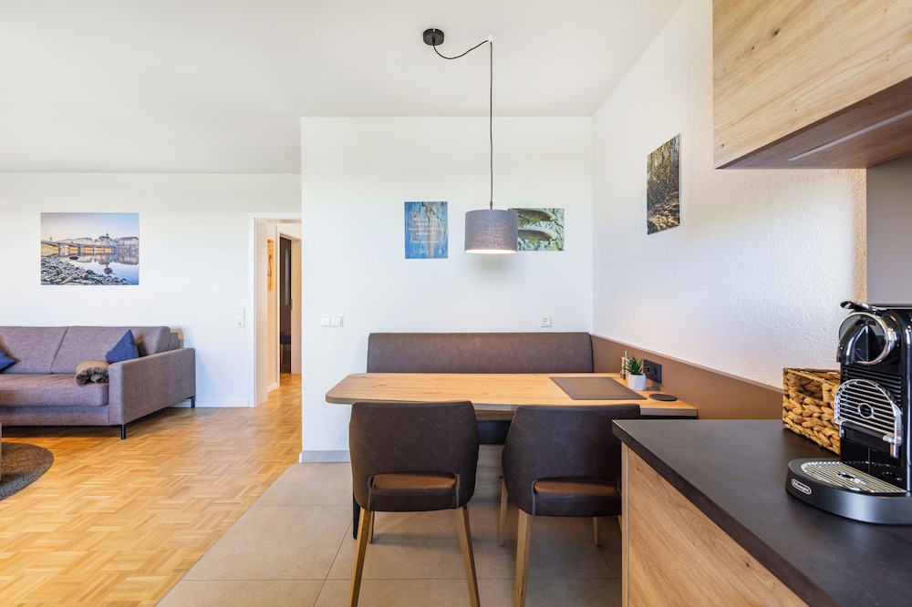 Deluxe Condo, Balcony, River View