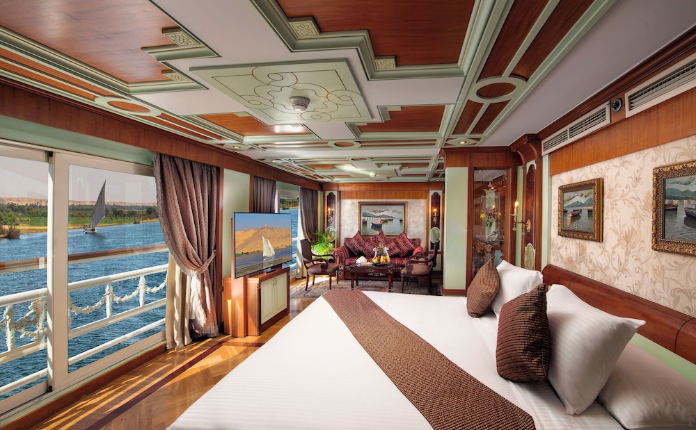 Royal Suite photo 1