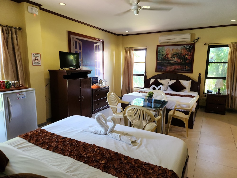 Jacuzzi Suite - Photo 11