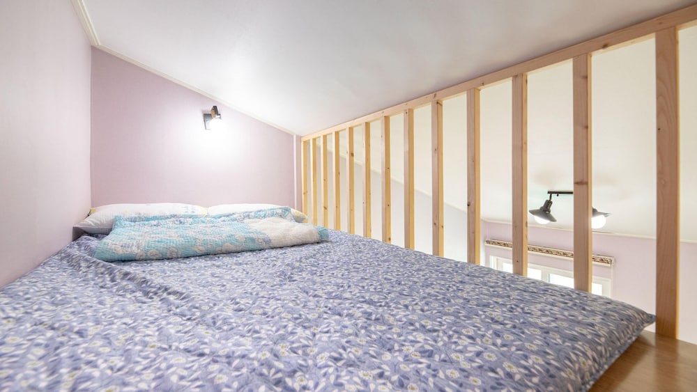 Basic Room, 1 Bedroom (Room 302) - Photo 5