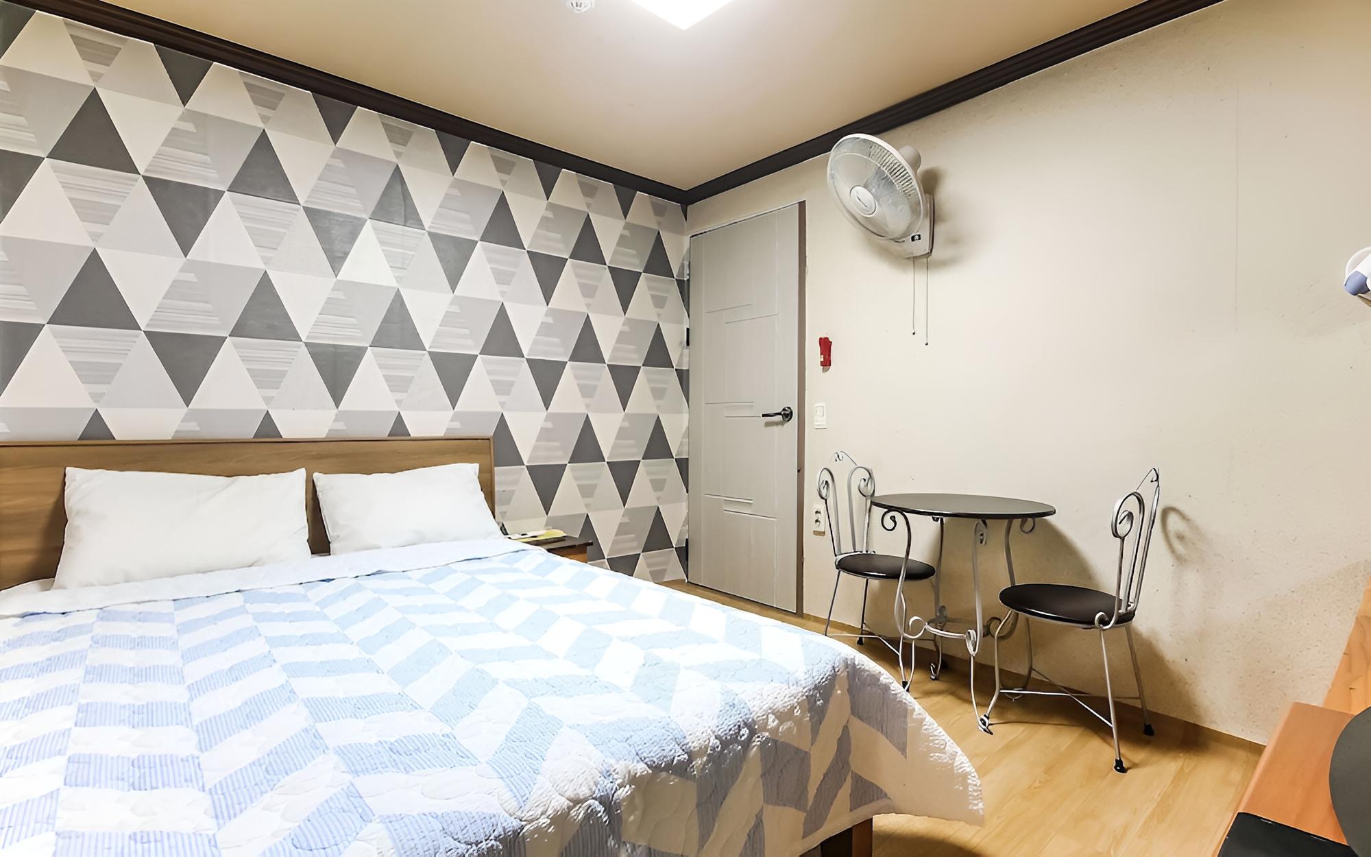 Room (General room a) - Photo 13