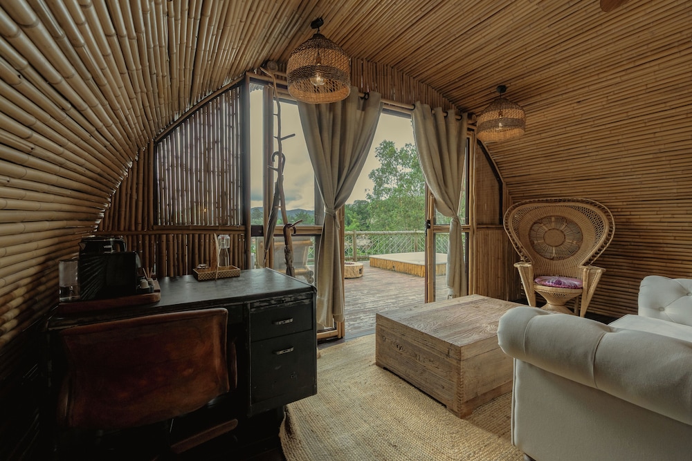 Bamboo Palace Banana - Photo 6