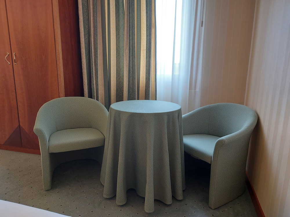 Classic Double or Twin Room - Photo 7