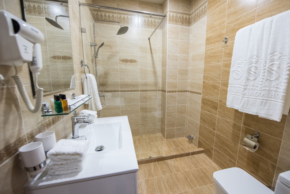 Standard Twin Room - Photo 2