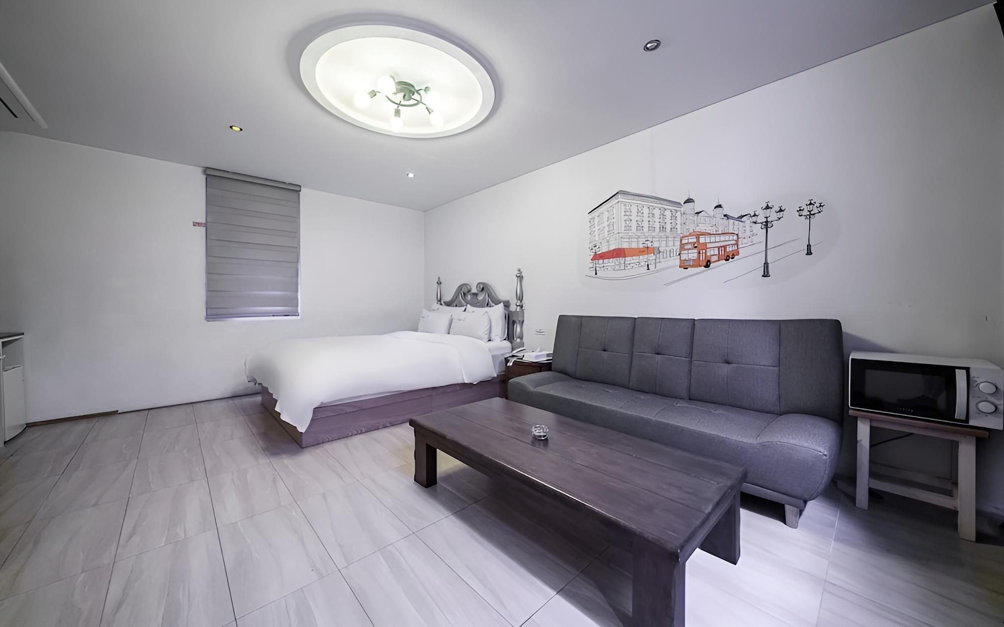 Room (Standard Room) - Photo 1