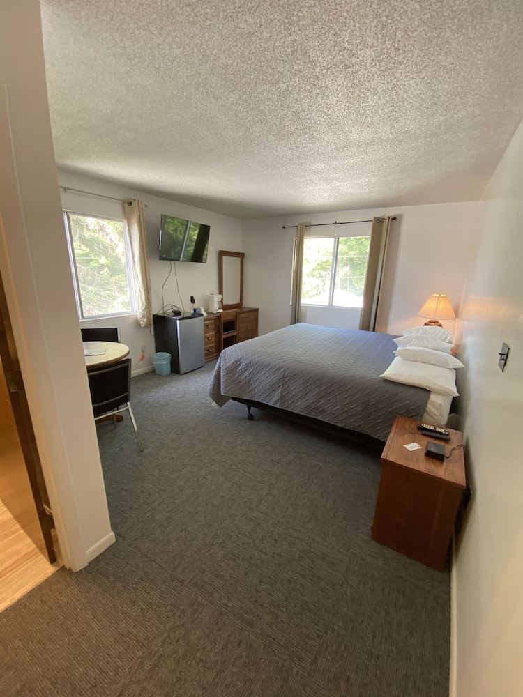 Comfort Room, 1 King Bed photo 1