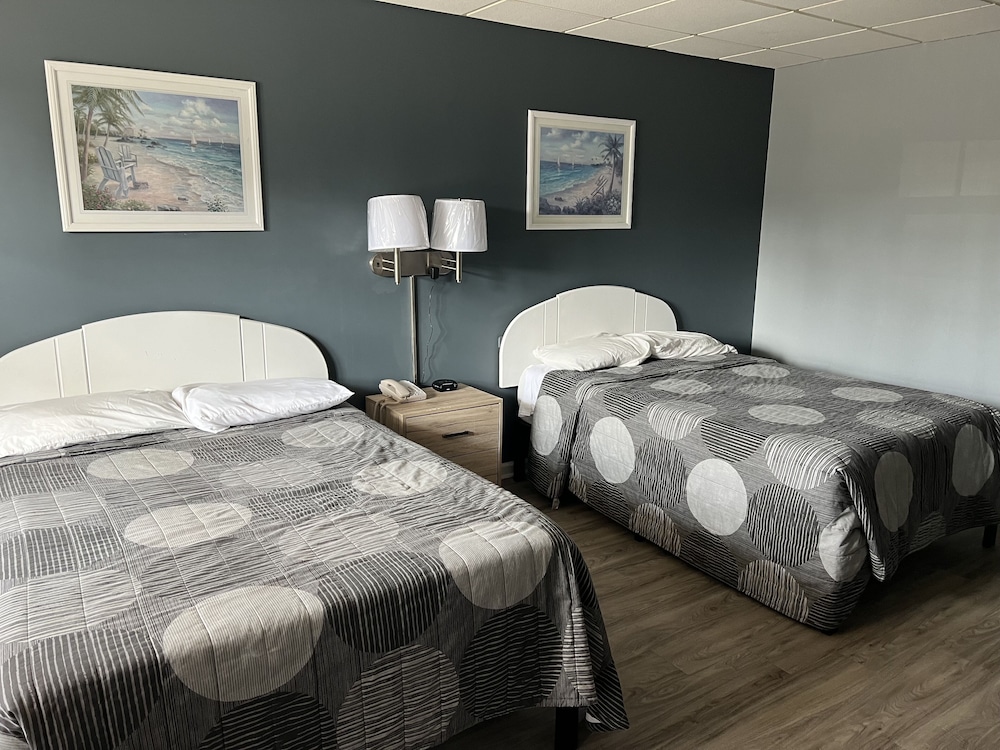 Standard Double Room, 2 Double Beds, Pool View photo 1