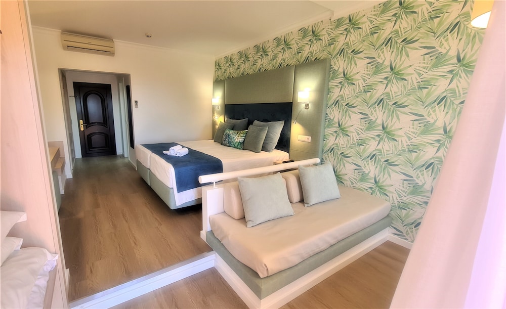 Single Room, Sea View photo 3