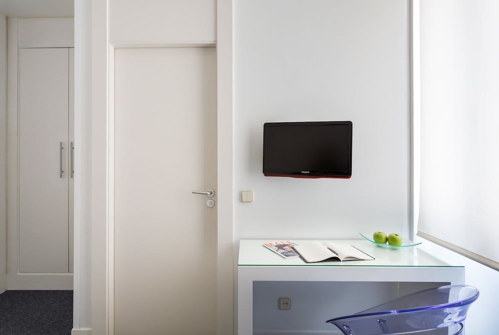 Standard Double Room Single Use - Photo 1