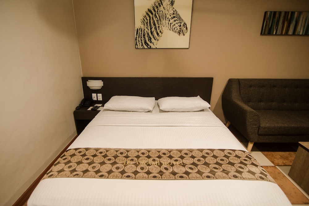 Deluxe Double Room, 1 Queen Bed, Non Smoking - Photo 8