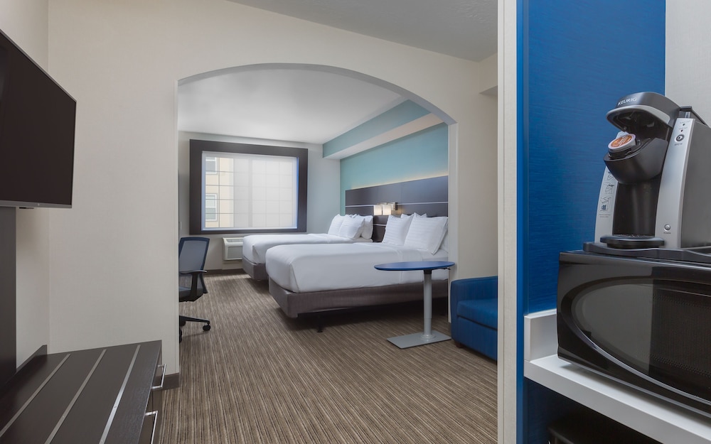 Suite, 1 Twin Bed, Accessible Bathtub