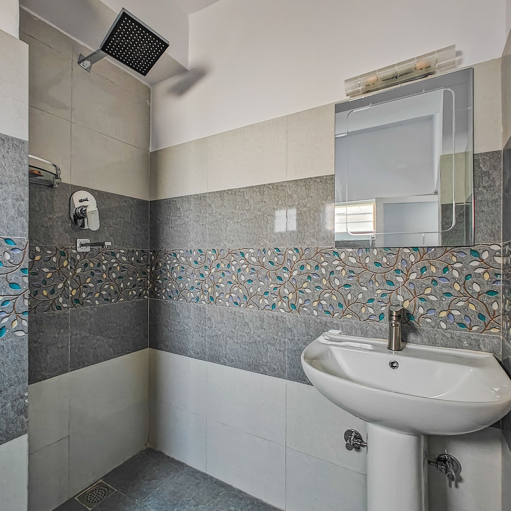 Deluxe Room - Photo 2