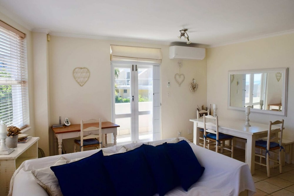 Apartment (2 Bedrooms)