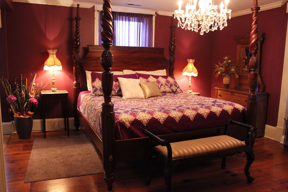 Turret King Suite photo 1