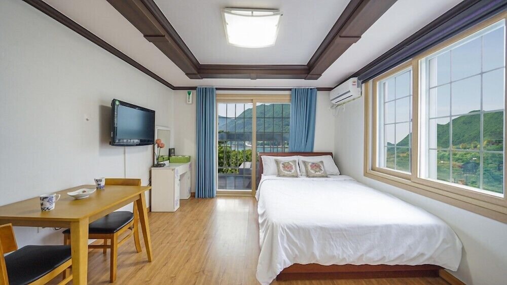 Room (Chamsol)