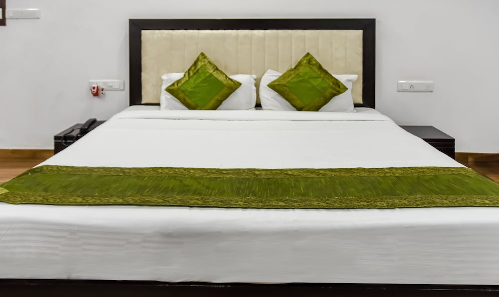 Deluxe Room - Photo 5