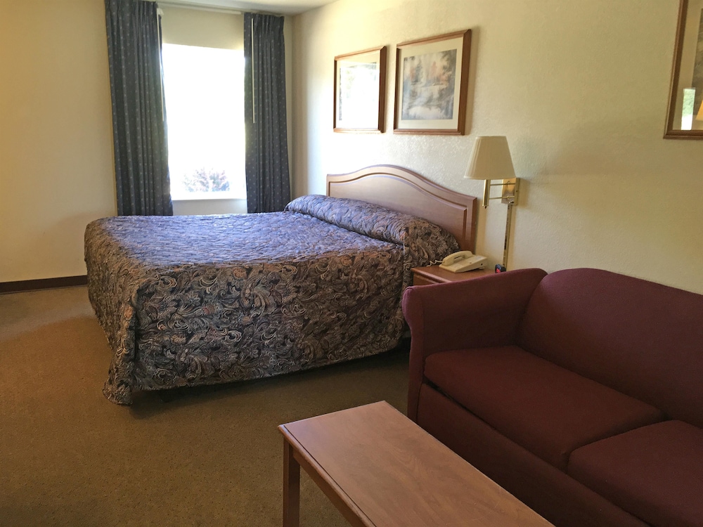 Suite, 1 King Bed, Non Smoking photo 1
