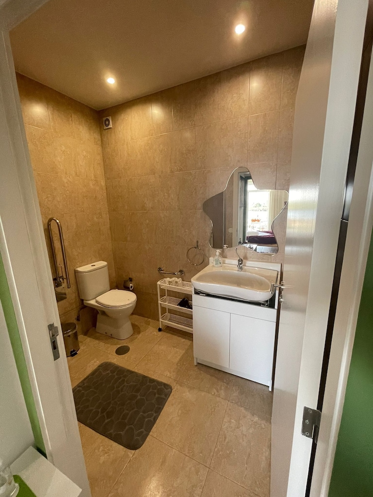 City Room photo 2