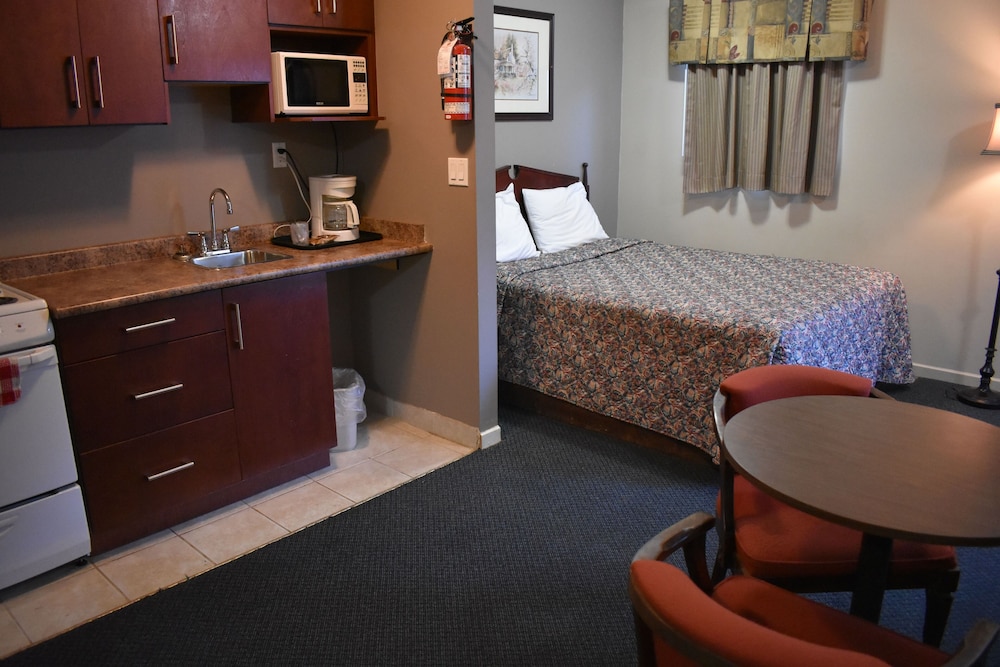 Standard Room, 2 Queen Beds, Kitchenette photo 1