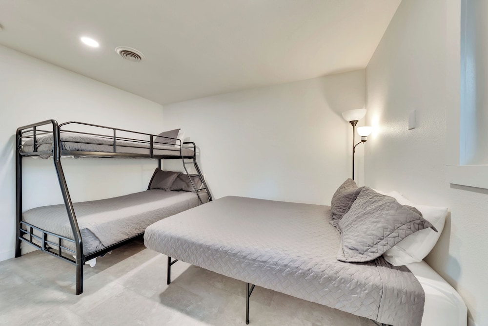 House, Multiple Beds, Patio, Beach View (Beach House 2)