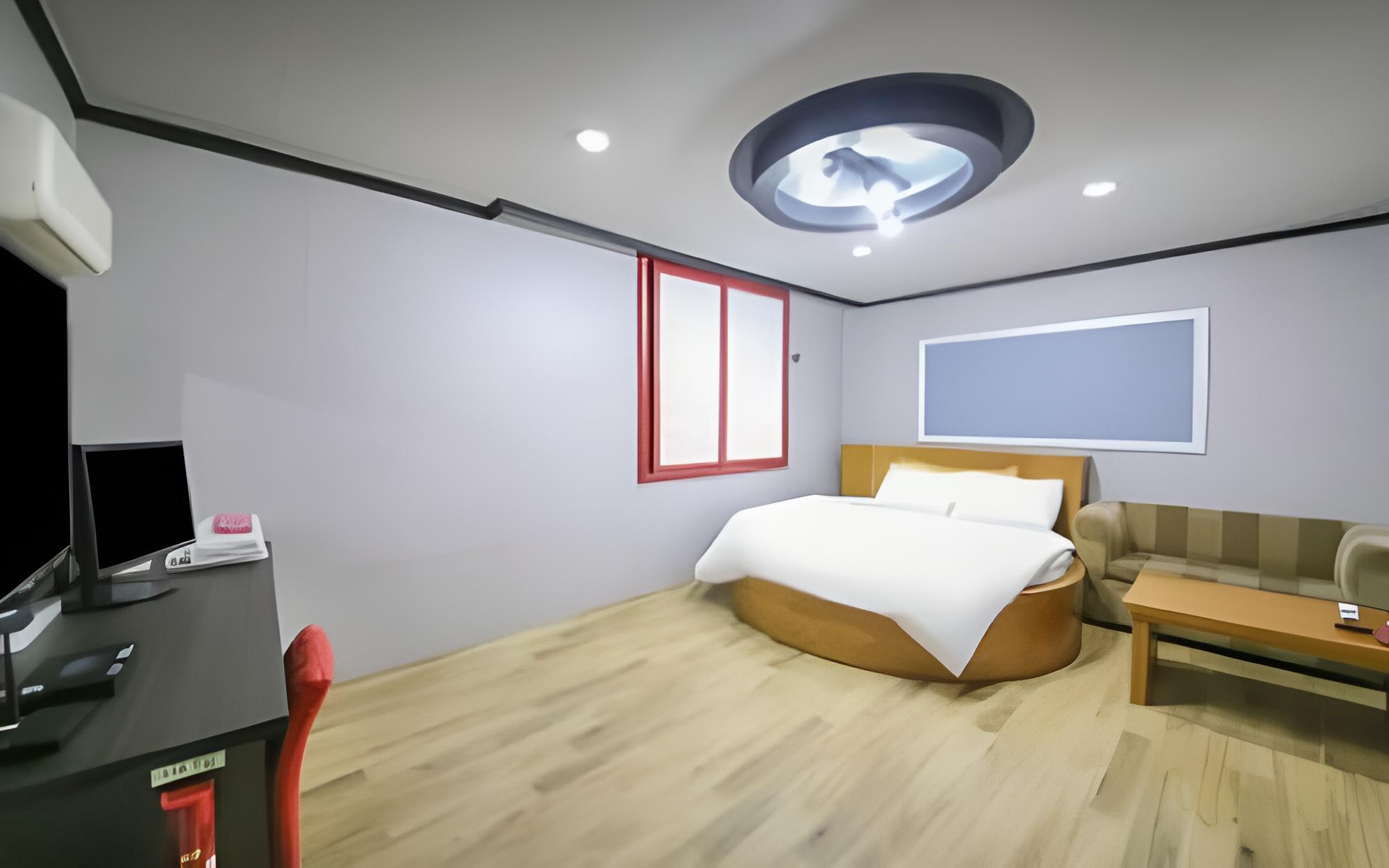 Room (Standard Room) - Photo 1
