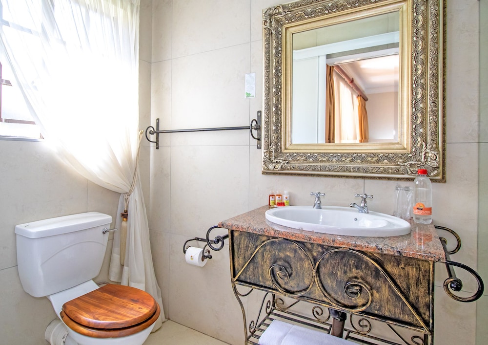 Luxury Double Room (4) - Photo 13