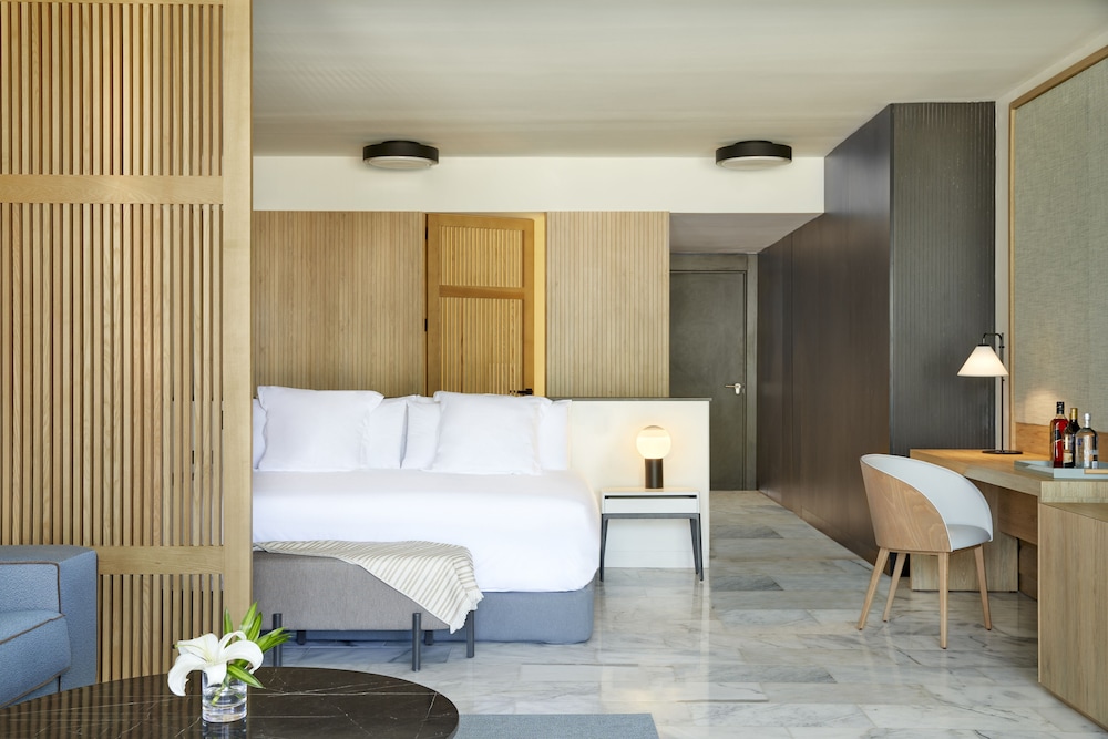 Excellence Club Beachfront Honeymoon Two-Story Rooftop Terrace Suite with Plunge Pool + 20% OFF SPA photo 2