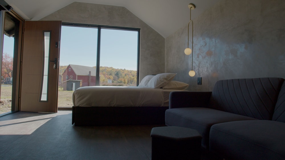 Romantic Cabin, 1 Queen Bed with Sofa bed photo 1