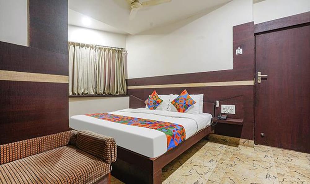 Deluxe Room - Photo 4