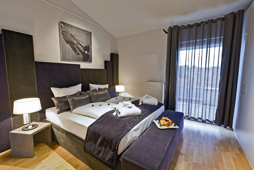 Aachen Suite