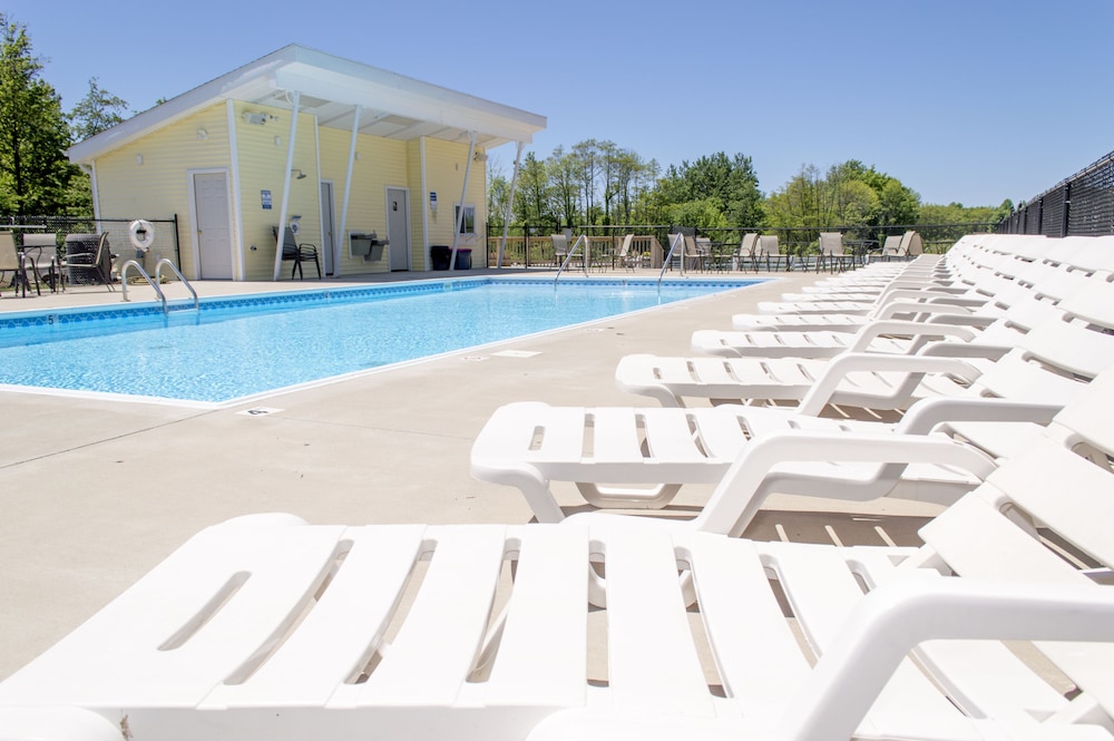 Superior Single Room, Private Bathroom, Pool View (Beach House 1st Floor) photo 2