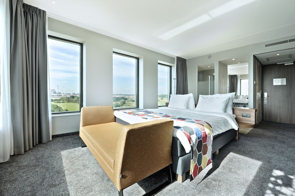 Comfort Double Room, 1 King Bed, Non Smoking, Corner photo 1