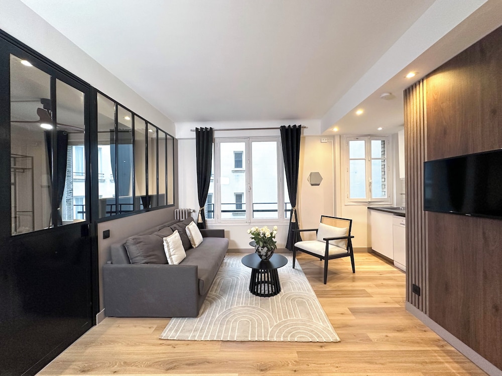 Premium Apartment, Courtyard View